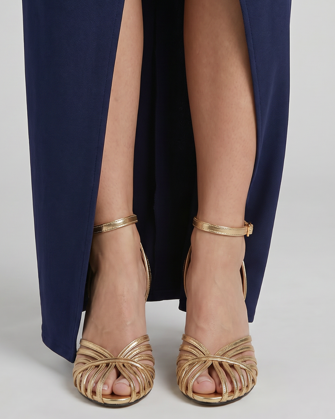TACONES AGUJA JAULA DORADA TIRA TOBILLO