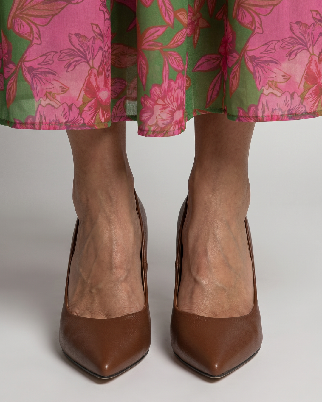 TACONES AGUJA PUNTERA FINA MARRÓN
