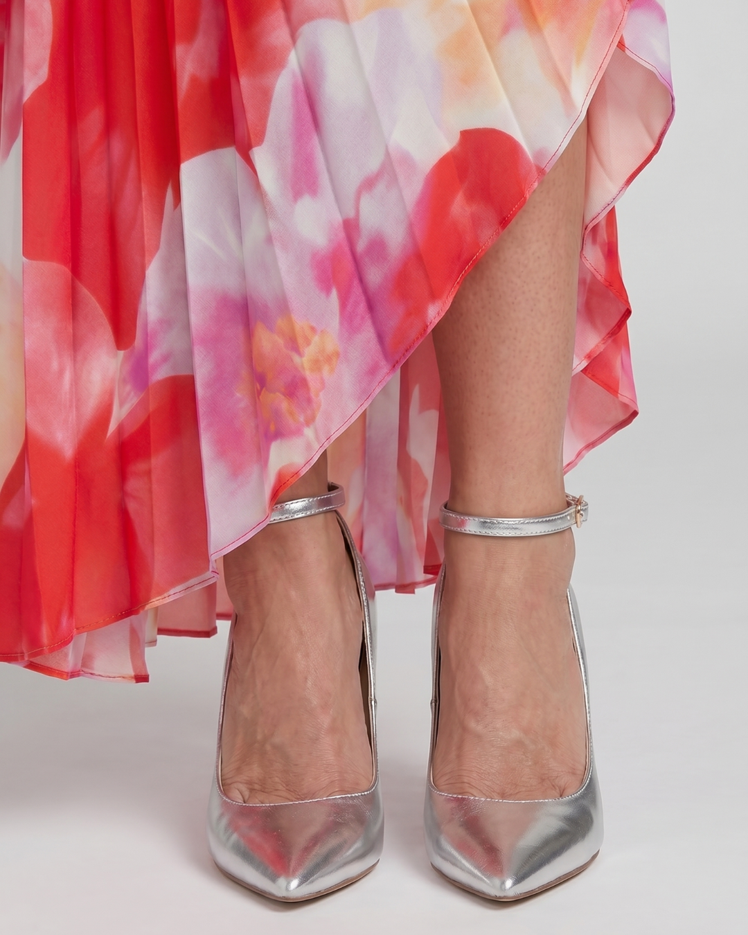 TACONES AGUJA PLATEADOS EFECTO ESPEJO