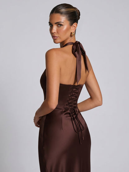 VESTIDO MAXI SATÉN HALTER CON ESPALDA DE CORSÉ