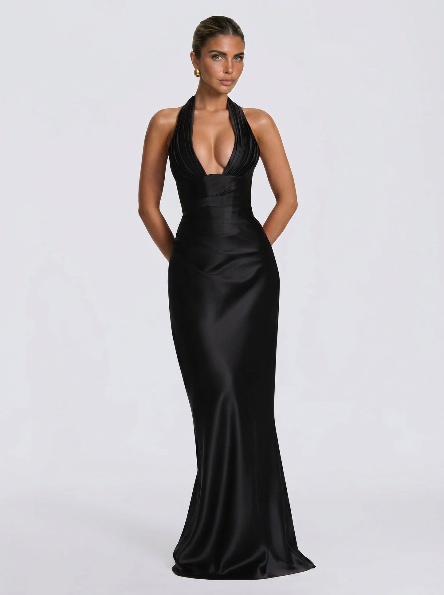VESTIDO MAXI SATÉN HALTER CON ESPALDA DE CORSÉ